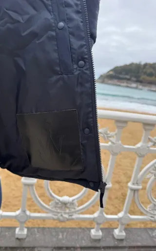 Abrigo Uniqlo JW Anderson Negro