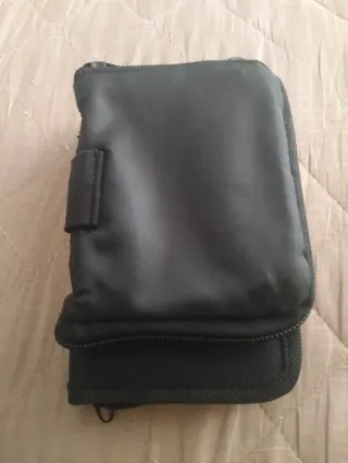 Coppia custodie nere con zip