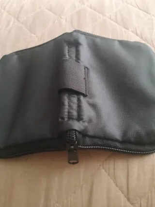 Coppia custodie nere con zip