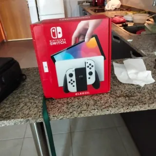 Nintendo Switch OLED Blanca y Negra