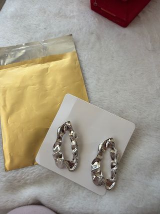 Pendientes grandes plateados sin estrenar