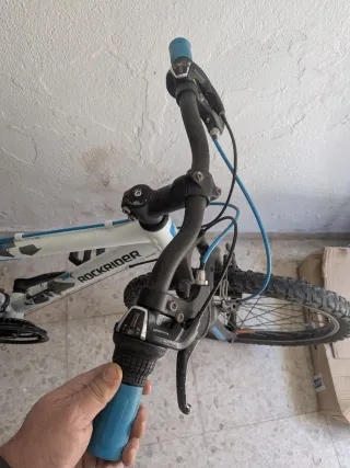 Bicicleta Rockrider Blanca y Azul