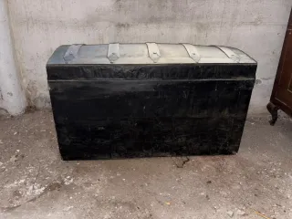 Baúl de madera antiguo