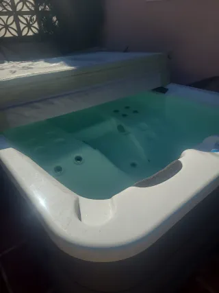Jacuzzi exteriorWhirlpool, solo recogida, 3.500 €