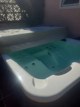 Jacuzzi exteriorWhirlpool, solo recogida, 3.500 €