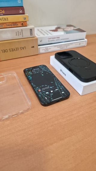 iPhone 16 Pro 256GB + cargador original + 2 fundas