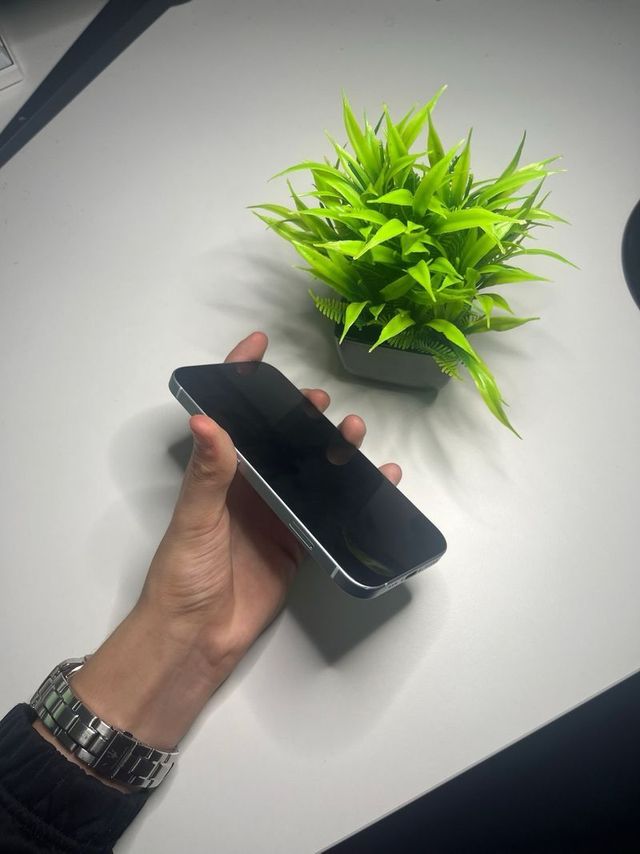 COME NUOVO! iPhone 15 256GB Azzurro