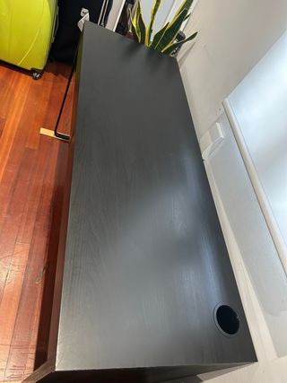 Escritorio MICKE Ikea negro-marrón 142x50 cm