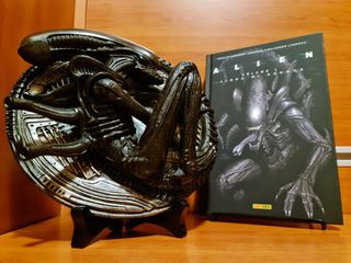 Alien Palisades wall plaque