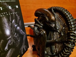 Alien Palisades wall plaque