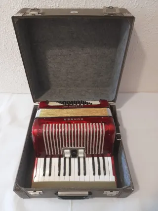 Fisarmonica Hohner Student VM 48 Bassi