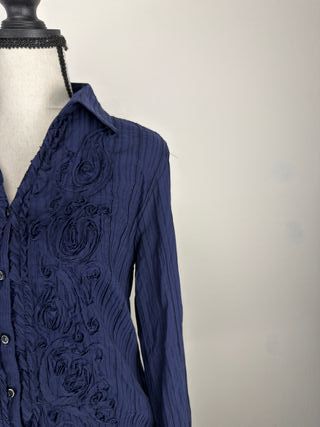 Camicia donna blu navy con ricami floreali