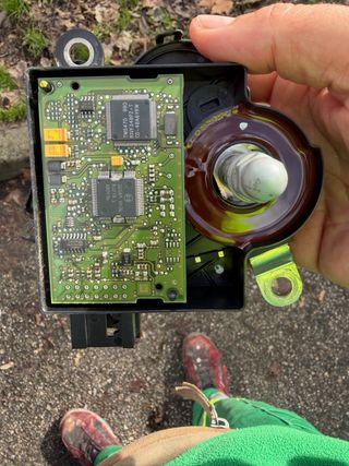 Módulo Control Batería Bosch 4F0 915 181 A