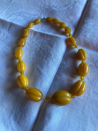 Collar antiguo de baquelita