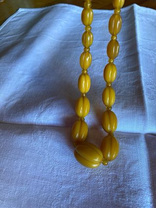Collar antiguo de baquelita