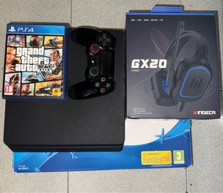PS4 Slim Negra + GTA V + Auriculares