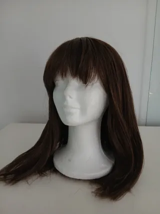 Peluca sintética castaña hecha a máquina 134 gr