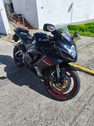 Suzuki GSXR 600 K7 Black Edition