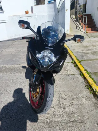 Suzuki GSXR 600 K7 Black Edition