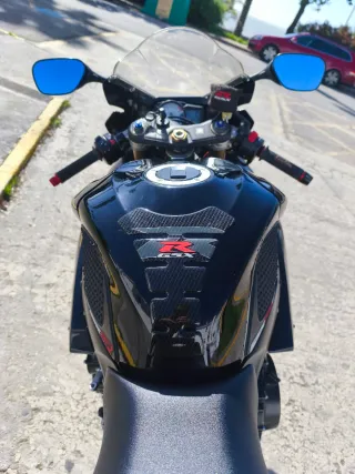 Suzuki GSXR 600 K7 Black Edition