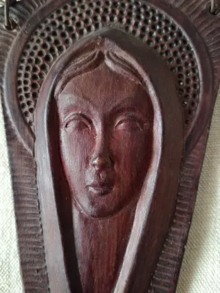 Madonnina scultura da parete in legno