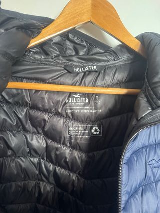 Chaqueta Hollister acolchada tipo bomber