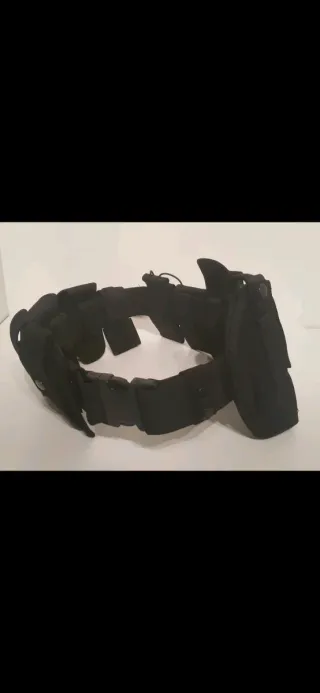 LIQUIDACION Cinturón táctico negro con accesorios