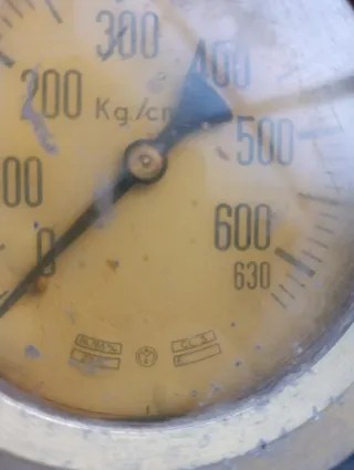 Manómetro AEM presión hidráulica maquinaria