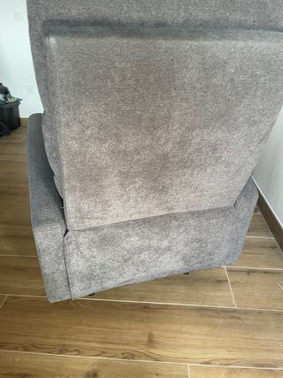 Sillón reclinable gris tela