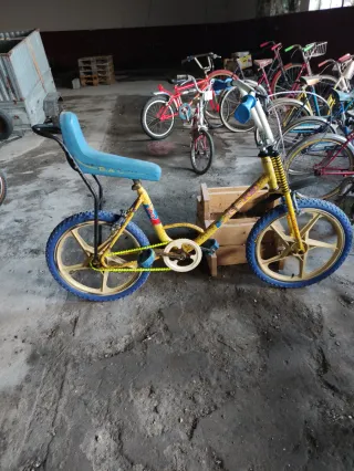 Llantas de plástico para bicicleta..