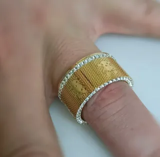Anillo Acero Dorado Circonitas.