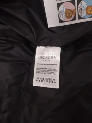 Chaqueta de abrigo roja con capucha