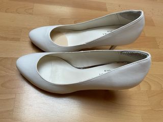 Tacones de piel talla 41. Usados 1 ceremonia
