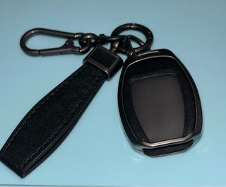 Funda Llave Coche Cuero y Metal