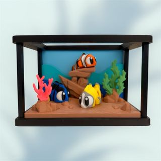 Acuario decorativo con peces