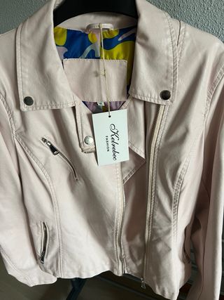 Cazadora polipiel rosa talla M