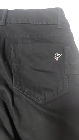 Pantalón vaquero negro