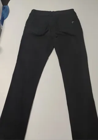 Pantalón vaquero negro