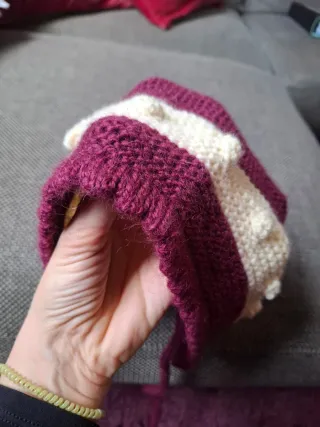 Gorro de lana/capota con cordeles