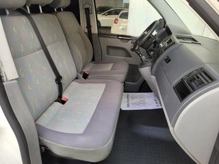 Volkswagen Transporter T5 1.9 TDI Kombi. 6 PLAZAS
