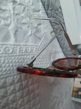 Gafas de sol mujer, carey, con diseño hexagonal.