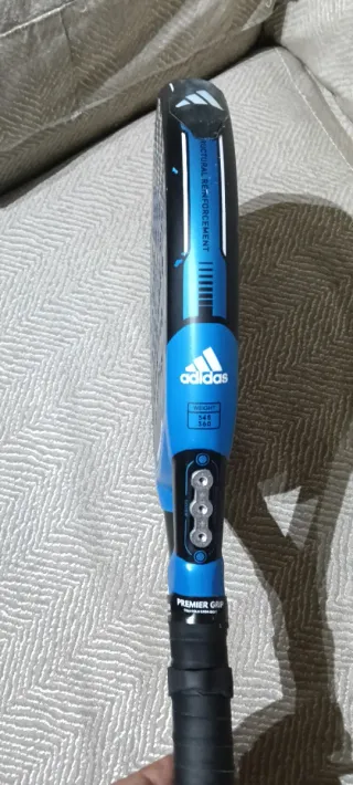 Pala Adidas Metalborne Control, copritesta e ugrip