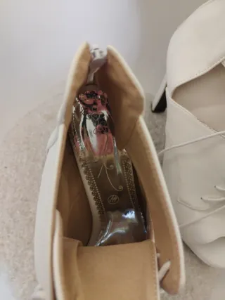 Zapatos de tacón blancos talla 48