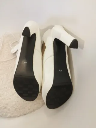 Zapatos de tacón blancos talla 48