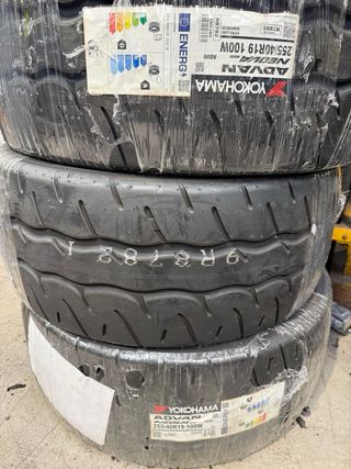 Neumaticos semi-slicks. Yokohama AD09.
