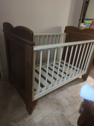 Cuna de madera para bebé
