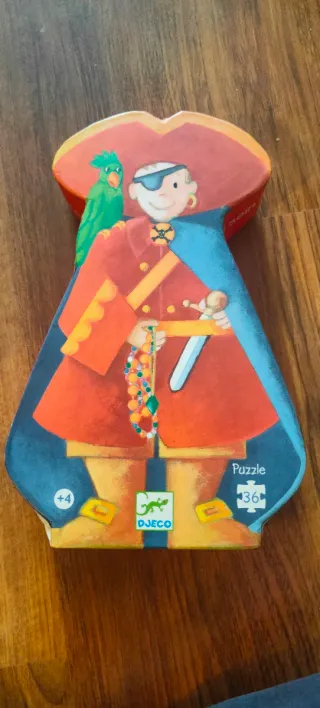 Caja con Puzzle Pirata 36 Piezas Djeco +4 Años