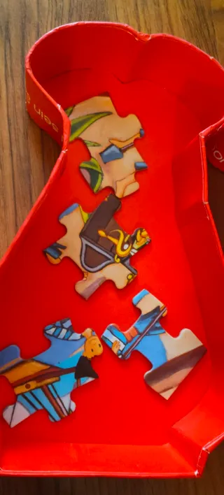 Caja con Puzzle Pirata 36 Piezas Djeco +4 Años