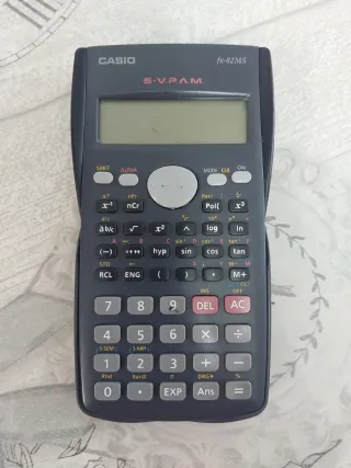 Calculadora Casio fx-82MS