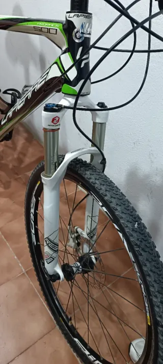 Bicicleta de Montaña Lapierre de carbono talla L,